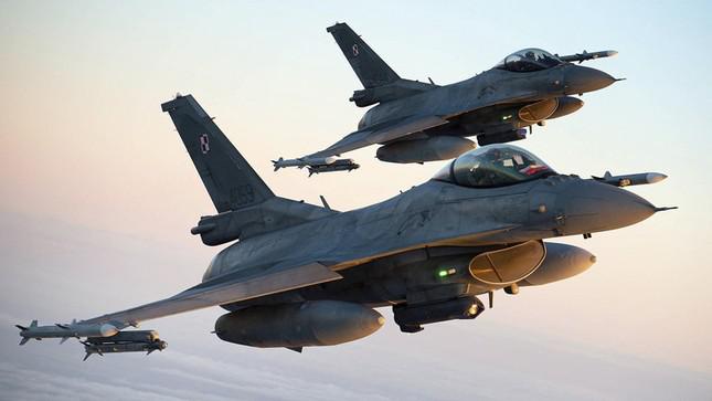 Máy bay chiến đấu F-16 của không quân Ba Lan. Ảnh: AP