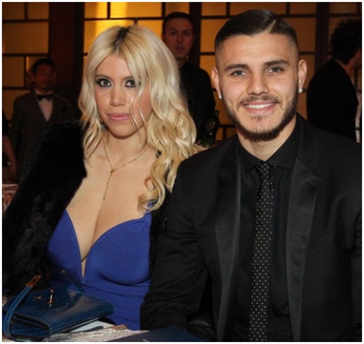 Mauro Icardi đã bị cáo buộc cướp vợ của bạn là Maxi Lopez. Đầu năm 2014, người phụ nữ Wanda Nara trong cuộc tình tay 3 này đã chia tay Maxi Lopez để dọn về sống chung với Icardi.&nbsp;
