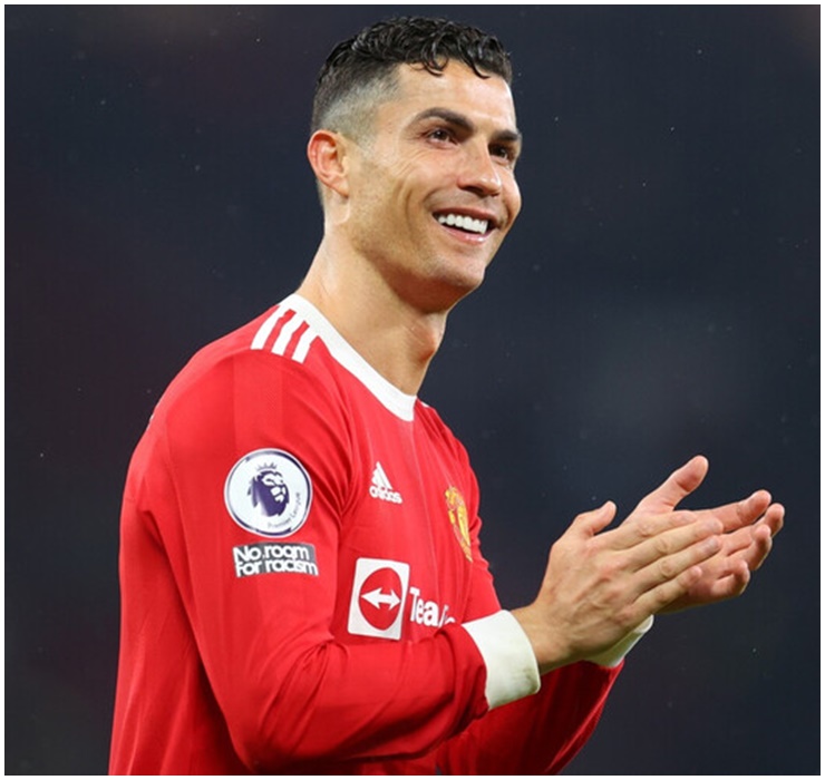 Trước khi có bến đỗ bình yên với người vợ xinh đẹp, Cristiano Ronaldo từng&nbsp;dính vào vụ lùm xùm tình ái khiến hình ảnh của anh bị tụt dốc không phanh trong một thời gian dài.
