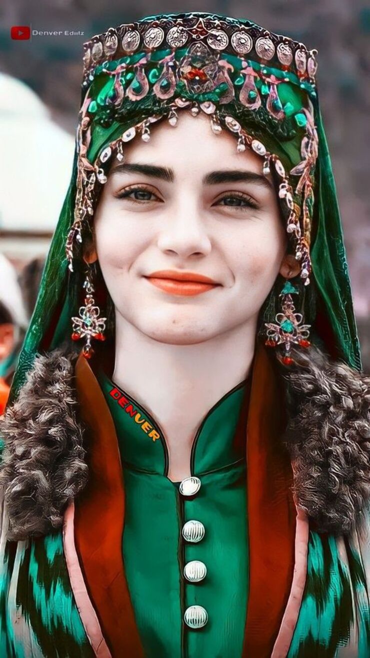 Khi nhắc đến những cô gái Circassian, người ta thường đề cập đến khái niệm "Circassian Beauty" (vẻ đẹp&nbsp;Circassian).&nbsp;
