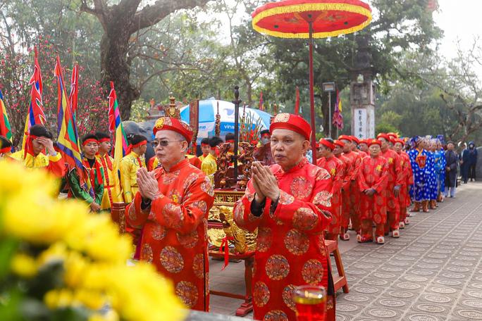 Cận cảnh lễ rước kiệu Ngọc Lộ mở đầu cho Lễ hội khai ấn Đền Trần 2023 - 11