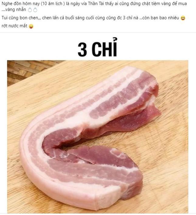 Chen lấn cả buổi sáng, cuối cùng đã mua được...3 chỉ (FB: Đặng Thanh).