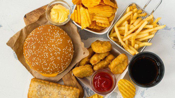 Thực phẩm siêu chế biến liên quan mạnh mẽ đến ung thư - Ảnh: BBC