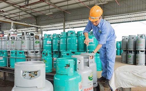 Giá gas trong nước tăng mạnh do ảnh hưởng từ giá gas thế giới