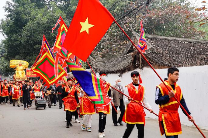 Hàng năm, vào ngày 12 tháng Giêng âm lịch, Lễ hội Đền Sái lại được người dân làng Thụy Lôi tổ chức trọng thể. Với những nghi thức rước '"Vua, Chúa sống", lễ hội đã thu hút lượng lớn người tham gia trẩy hội.