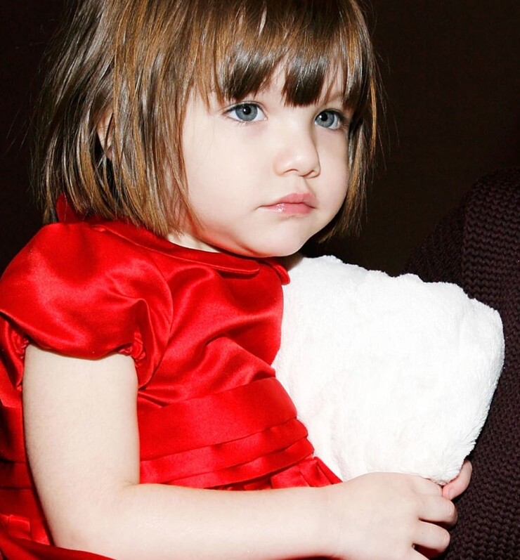 Ngay từ khi chào đời, Suri Cruise đã trở thành tâm điểm của giới truyền thông với cuộc sống &#34;ngậm thìa vàng&#34;.&nbsp;
