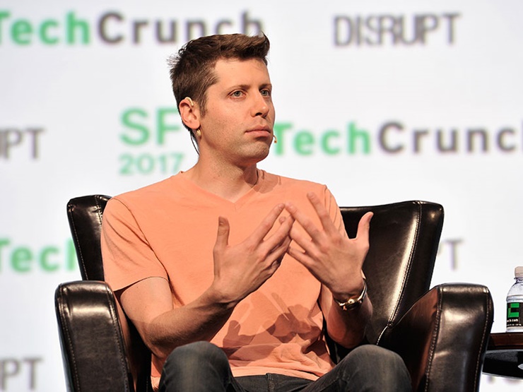 Sam Altman từng thừa nhận là người ăn thuần chay và là đồng tính nam.
