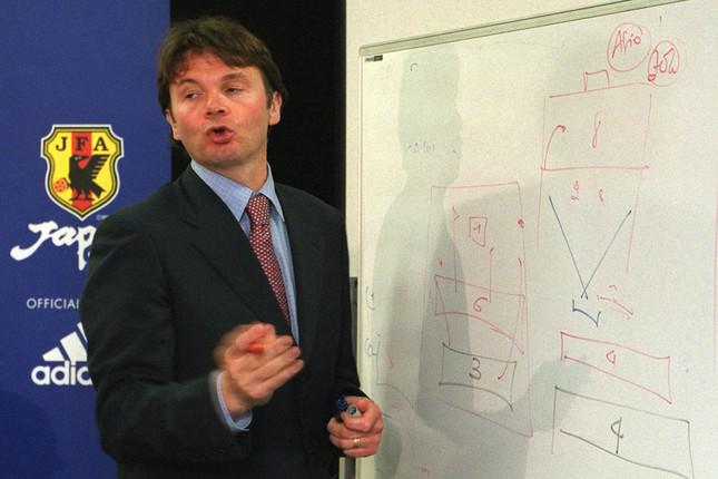 HLV Philippe Troussier, câu chuyện về 2,5 tấm vé dự World Cup và bí quyết thành công - 4