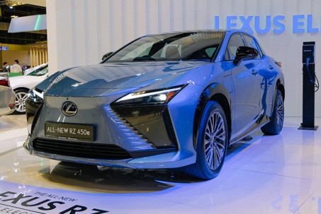 Cận cảnh Lexus RZ450e - SUV thuần điện giá chỉ từ 1,3 tỷ đồng