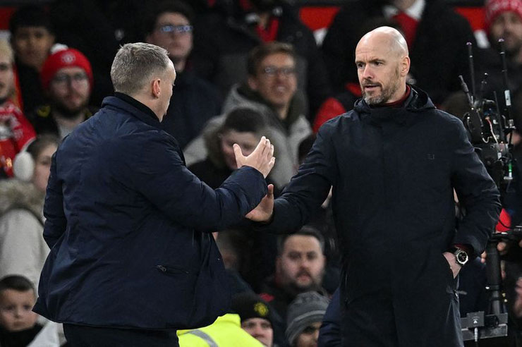 HLV Erik Ten Hag lại thắng người đồng nghiệp Steve Cooper nhưng ông vẫn chưa hài lòng với cách MU chơi bóng