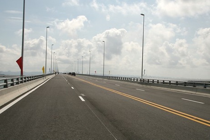 Cây cầu vượt biển dài nhất Đông Nam Á, có thể chạy được với vận tốc tối đa là 80 km/h
