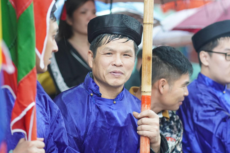 Hội Lim là lễ hội truyền thống mà người yêu thích du lịch hay cả những người yêu nét đẹp văn hóa dân tộc cũng nên trải nghiệm.&nbsp;Sau hoạt động rước lễ, phần Hội của lễ hội vùng Lim tiếp tục diễn ra với nhiều hoạt động văn hóa đặc sắc khác, nhiều trò chơi dân gian như đấu võ, đấu vật, đấu cờ, đu tiên, thi dệt cửi, nấu cơm… và đặc sắc hơn cả là phần hát hội.