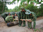 Tin tức trong ngày - Cải tạo vuông tôm, tá hỏa phát hiện quả bom nặng 250kg