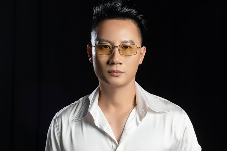 Hoàng Bách tiết lộ quá trình tạo nên bản nhạc dành riêng cho bóng đá Việt Nam