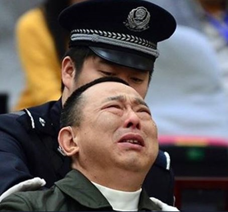 Lưu Hán bật khóc ở toà, sau đó đã phải lĩnh án tử hình và bị thi hành án năm 2015.
