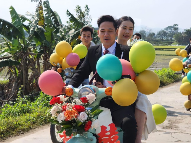 Đám cưới rước dâu bằng hàng chục xe Cub ở Hà Tĩnh 'gây sốt' - 5