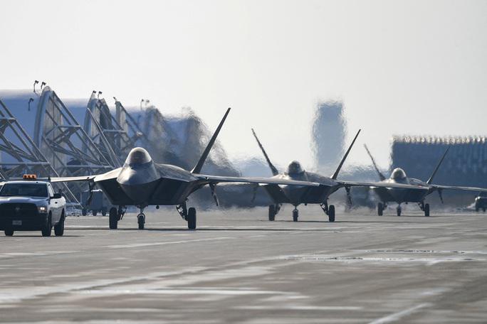 Các máy bay chiến đấu F-22 của Mỹ. Ảnh: Reuters