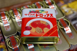 Công ty kẹo nổi tiếng hơn 100 tuổi của Nhật Bản phá sản vì lạm phát