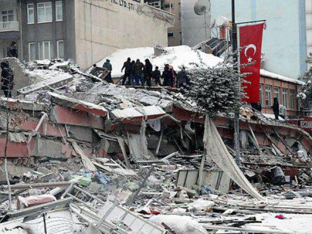 Thương vong đang tăng mạnh trong trận động đất ở Thổ Nhĩ Kỳ và Syria