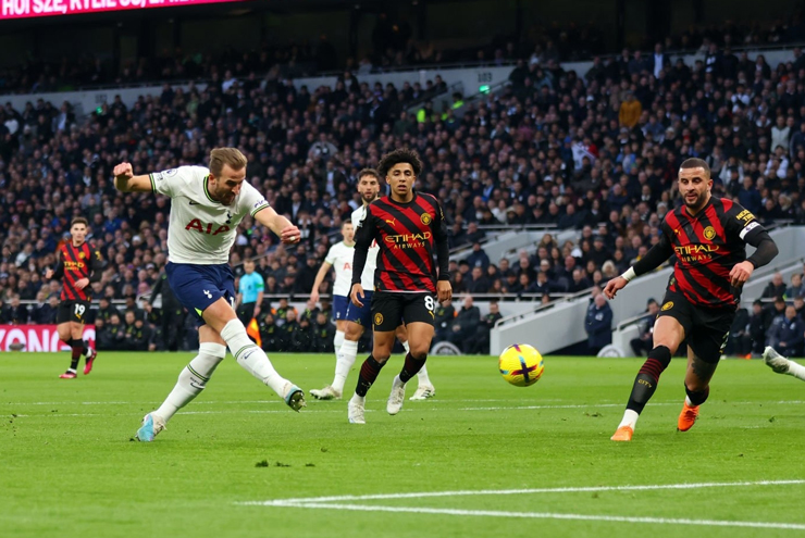 Nóng bảng xếp hạng Ngoại hạng Anh: Tottenham áp sát Top 4, tiềm ẩn nhiều bất ngờ - 1