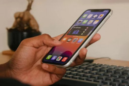 Đầu năm săn điện thoại iPhone Xr hay iPhone 11 cũ?