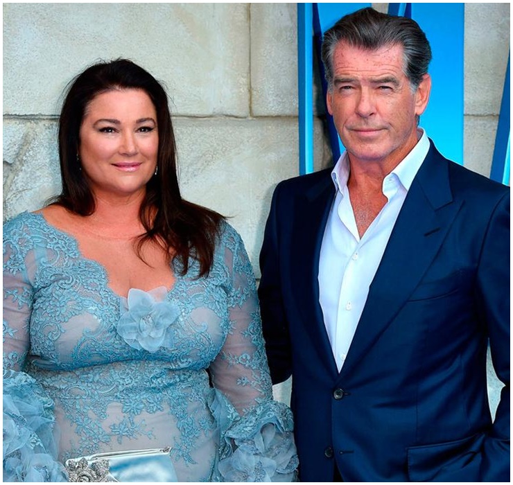 Trong khi đó, tài tử Pierce Brosnan dù lớn tuổi nhưng vẫn phong độ,&nbsp;quyến rũ với vẻ đẹp lãng tử. Sự chênh lệch ngoại hình của họ ngày càng rõ rệt theo năm tháng.&nbsp;
