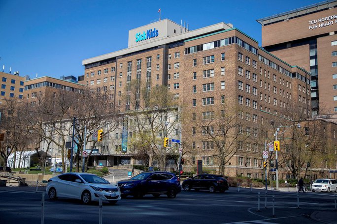 Bệnh viện nhi Toronto - Ontario là trung tâm chăm sóc sức khỏe trẻ em lớn nhất Canada - Ảnh: REUTERS