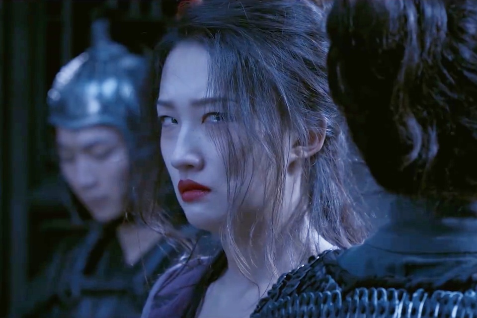 Khán giả ấn tượng với biểu cảm và thần thái của Vương Giai Di trong bản trailer đầu tiên của "Mãn giang hồng".