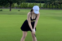 Nóng mắt với thời trang chơi golf gợi cảm hết cỡ của gái xinh Hàn Quốc