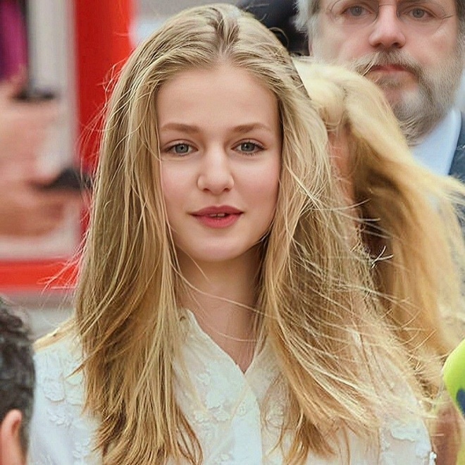 Spanish princess loves midfielder Pablo Gavi: is she beautiful at 18 thanks to this? - 1