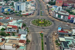 Kinh doanh - Thành phố thuộc tỉnh ở Việt Nam, mới lập 5 năm, nay không còn hộ nghèo