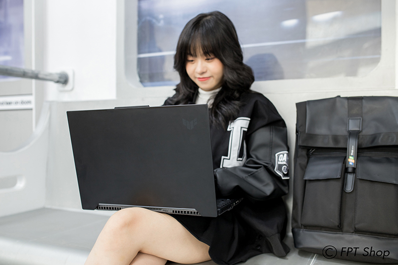 Laptop dành cho giới sinh viên - văn phòng ưu đãi đến ‘nửa giá’ tại FPT Shop