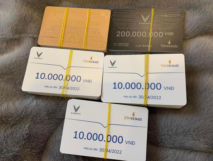 Voucher VinFast tăng giá gần 100 triệu đồng, dân buôn thi nhau "ôm hàng" - 1