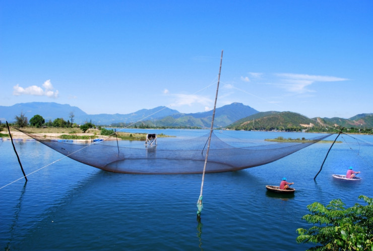 Làng chài nhỏ đánh cá Nam Ô.