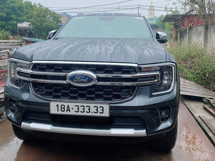 Ford Everest biển ngũ quý 3 rao bán giá gần 3 tỷ đồng - 2