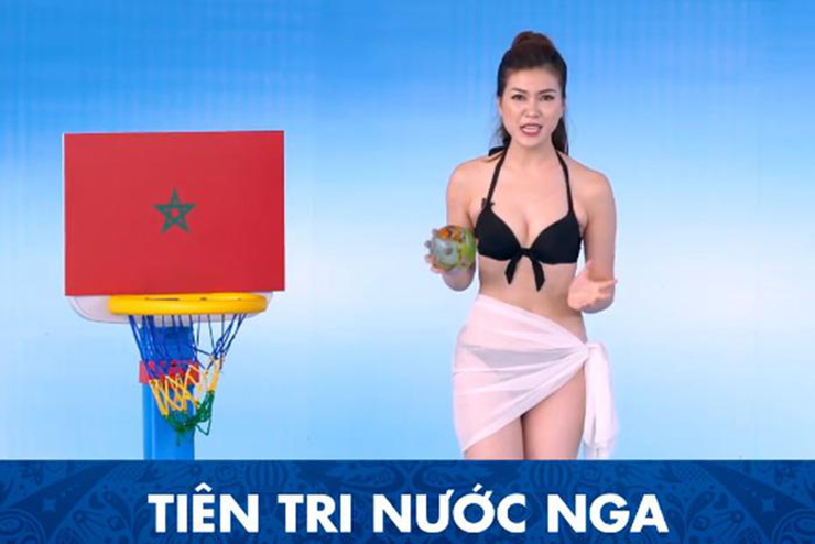 MC Thu Hằng từng gây sốt khi diện bikini lên sóng truyền hình trong chương trình mang tên “Tiên tri nước Nga” năm 2018. Nội dung được quay hình ở hồ bơi với những màn dự đoán tỉ số các trận đấu của một chú hải cẩu.
