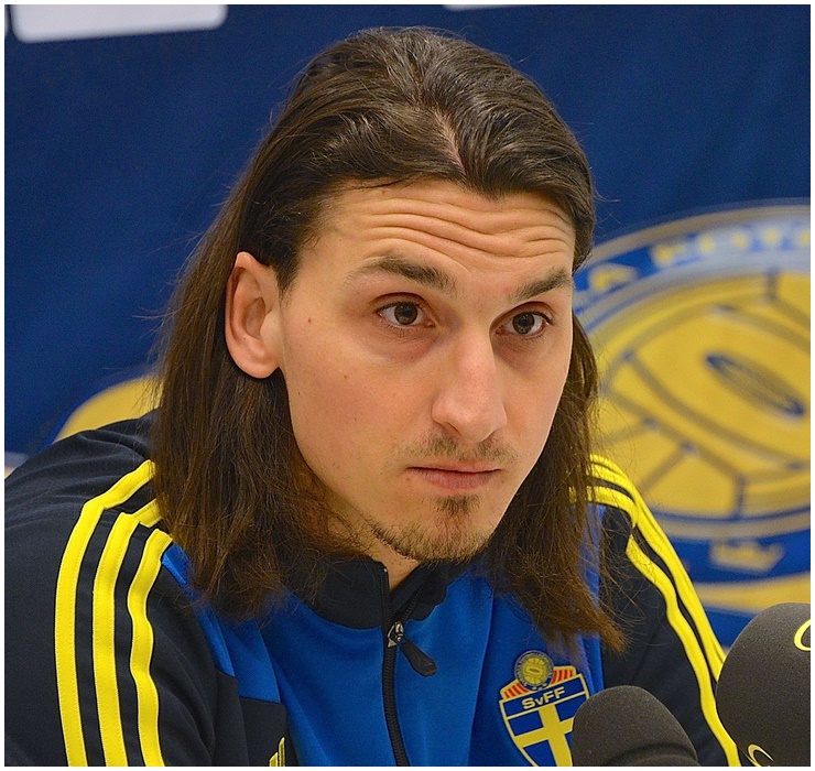 Zlatan Ibrahimović là chân sút người Thụy Điển, thi đấu ở vị trí tiền đạo. Trước đây, ngoại hình của ngôi sao này không bắt mắt như những người khác.
