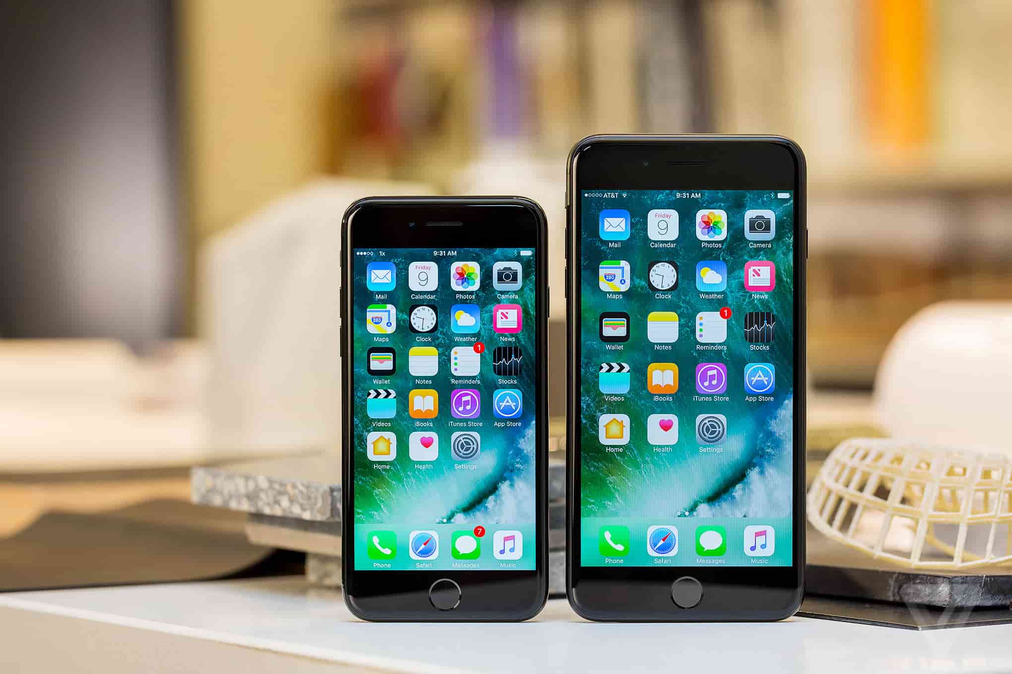 2 mẫu iPhone ra mắt đã lâu nhưng vẫn thu hút vì... rẻ