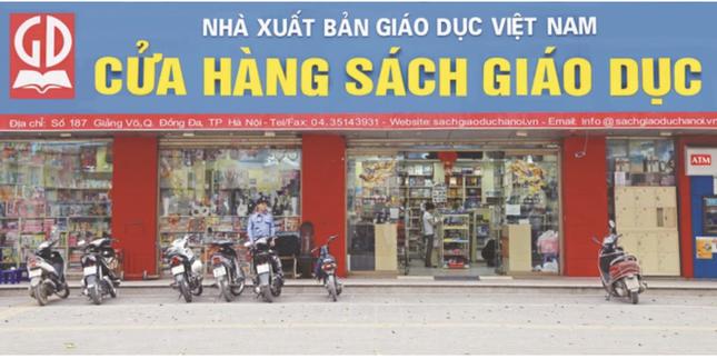 Học sinh phải mua SGK giá cao hơn quy định cả trăm tỷ đồng