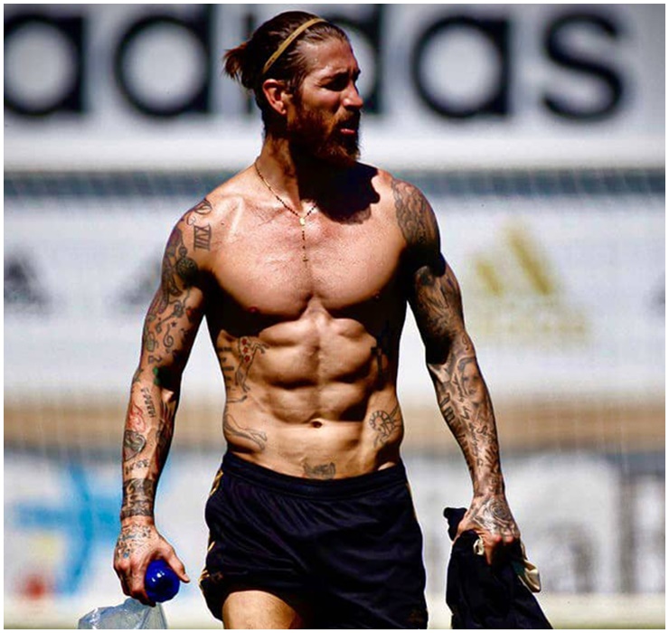 Giờ đây khi đã 36 tuổi, Sergio Ramos, hiện là một trong những cầu thủ có body đẹp nhất làng bóng đá.
