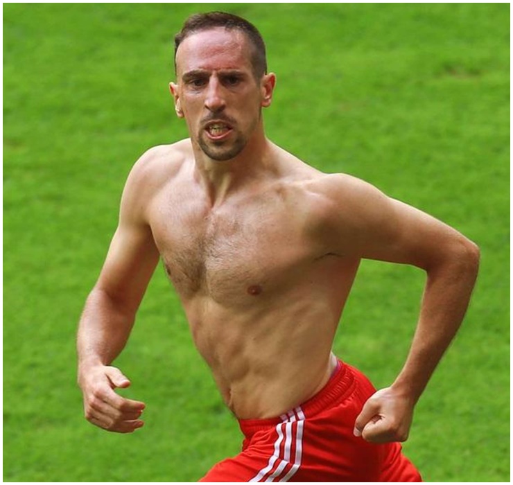 Mặc dù vậy, theo thời gian, Franck Ribery ngày càng nhuận sắc. Những cống hiến của chân sút này cho làng bóng đá thế giới vẫn được truyền thông nhắc đến.&nbsp;
