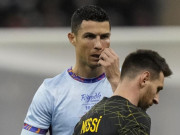 Bóng đá - Báo Anh mỉa mai Ronaldo vẫn &quot;chung mâm&quot; Messi ở đội hình hay nhất năm