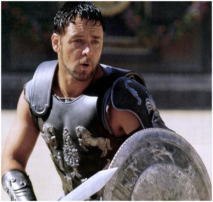 Vào thời điểm ấy, ngoại hình và khí chất của Russell Crowe đã ghi điểm tuyệt đối trong lòng công chúng.&nbsp;
