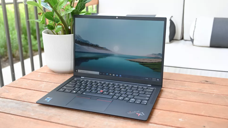 Lenovo ThinkPad X1 Carbon thế hệ thứ 9.