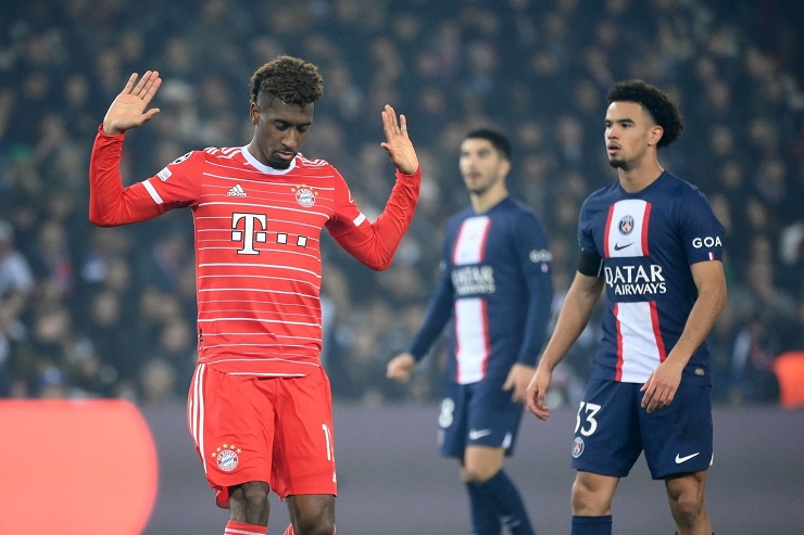 Sang hiệp 2, Bayern Munich tìm được bàn thắng vươn lên dẫn trước PSG nhờ công của Kingsley Coman. Cầu thủ chạy cánh người Pháp không ăn mừng sau khi chọc thủng lưới đội bóng cũ