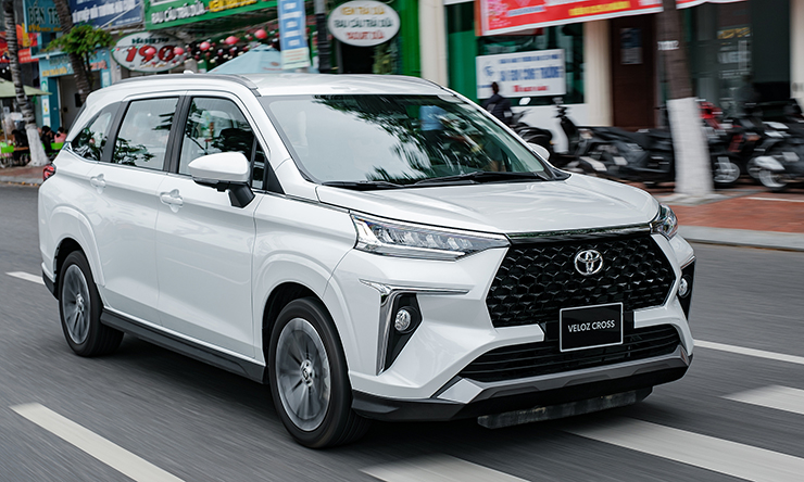 Giá xe Toyota Veloz Cross niêm yết và lăn bánh tháng 2/2023 - 12