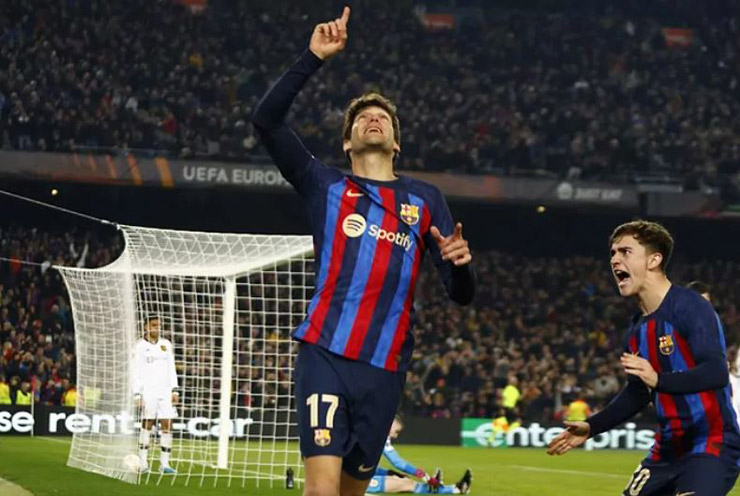 Marcos Alonso bất ngờ mở tỷ số cho Barca đầu hiệp 2