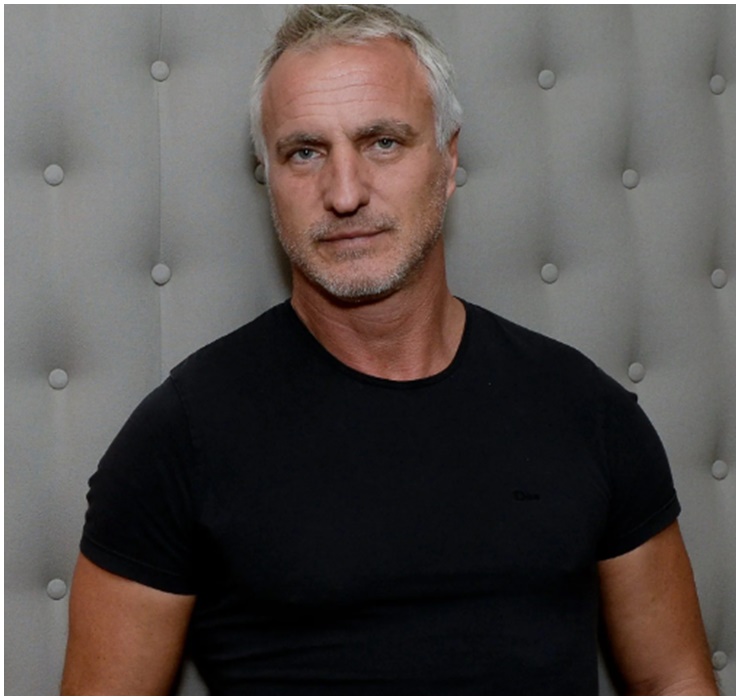 David Ginola khiến nhiều người ngưỡng mộ&nbsp;khi dù đã U60 nhưng ông vẫn có cơ thể cường tráng, múi săn chắc và quyến rũ.&nbsp;
