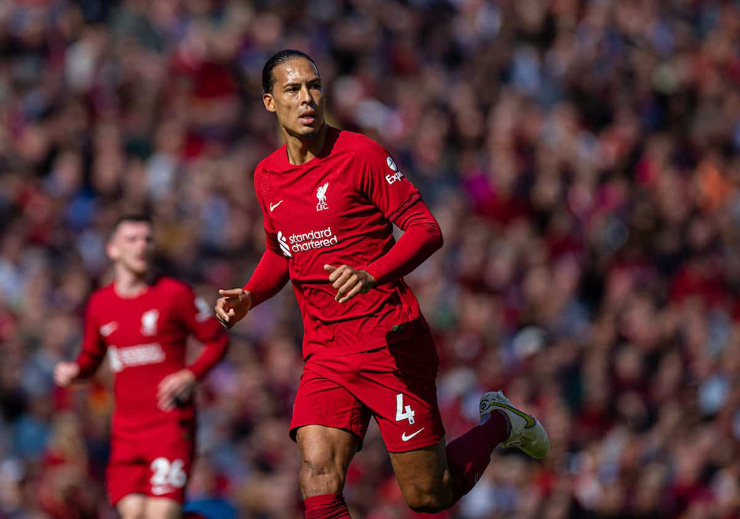 Virgil Van Dijk dự kiến sẽ trở lại đội hình xuất phát của Liverpool làm khách tại sân St. Jame's Park đêm nay