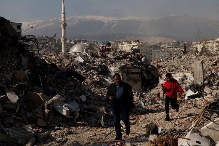 Đống đổ nát ở TP Kahramanmaras, Thổ Nhĩ Kỳ ngày 18-2. Ảnh: REUTERS